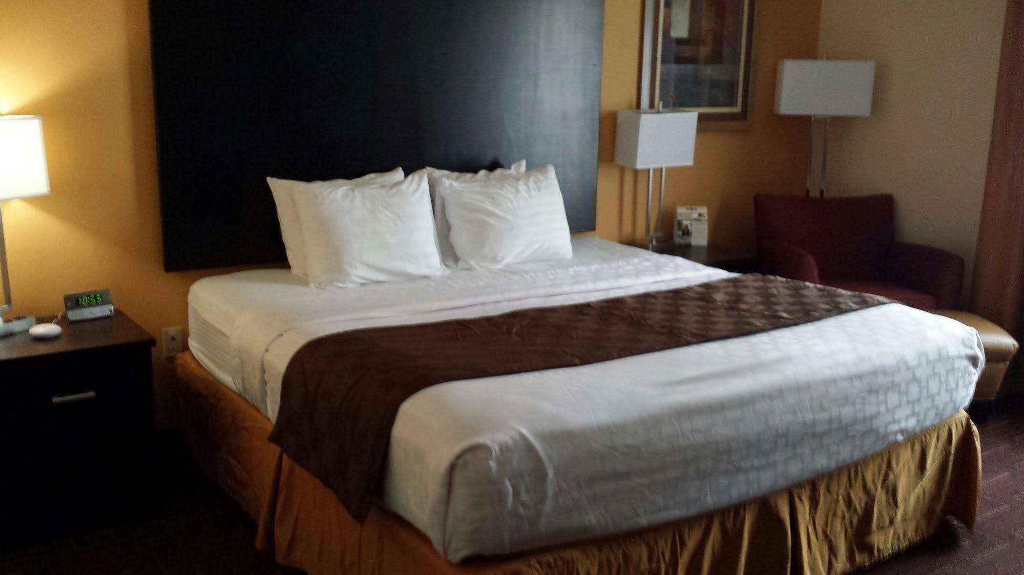 Paradise Inn & Suites Towanda 외부 사진
