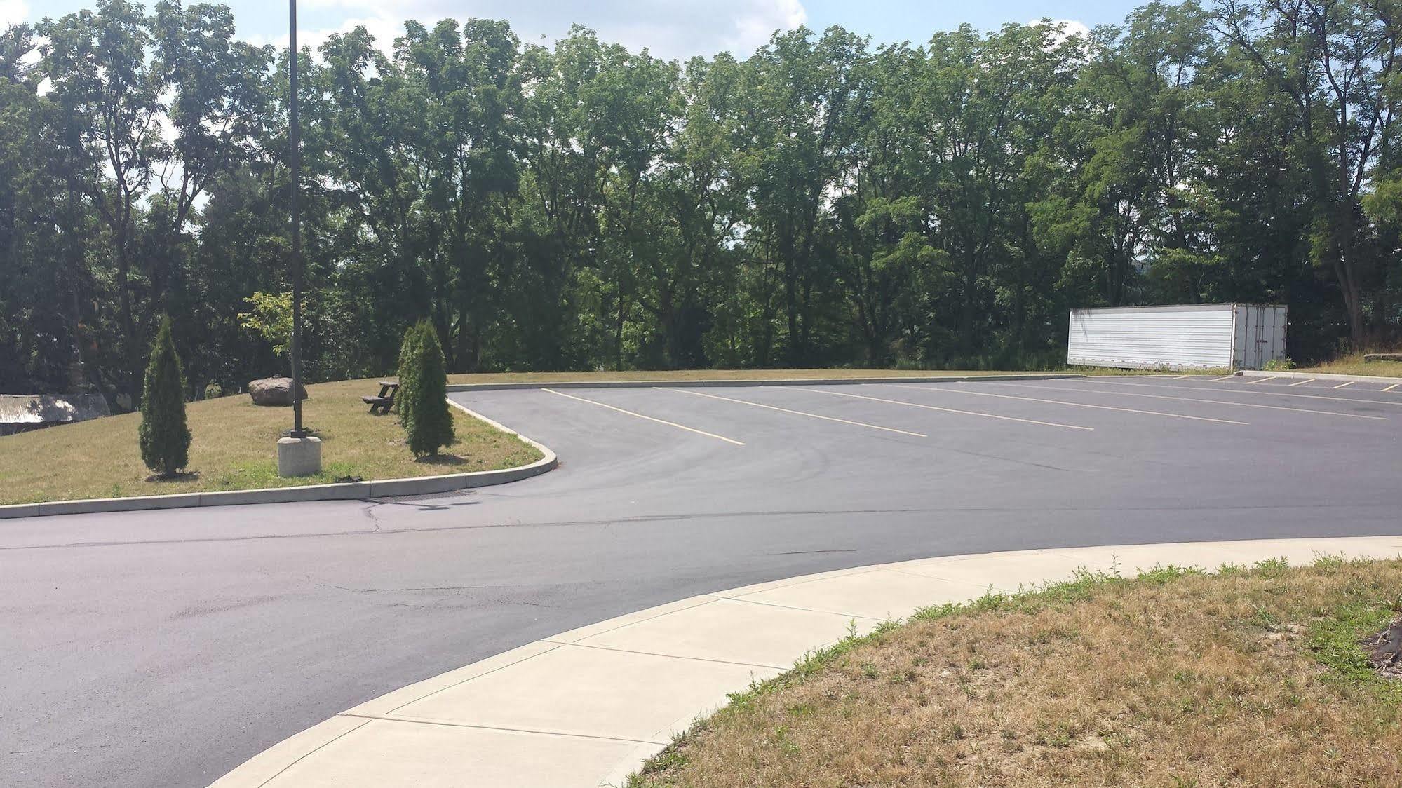Paradise Inn & Suites Towanda 외부 사진